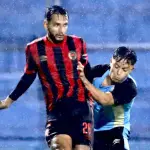 Acción de juego en el amistosos Municipal vs. Guatemala 