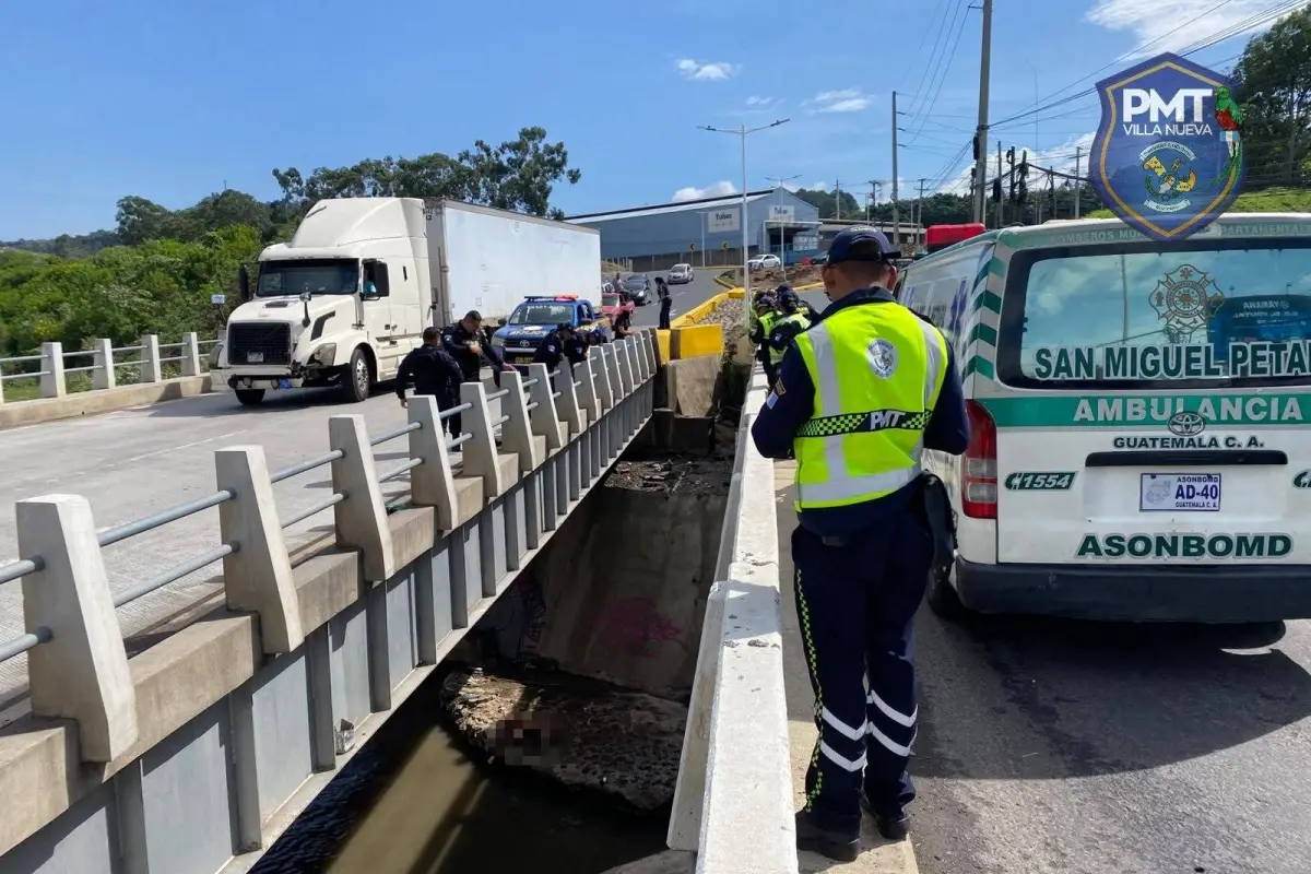 El cuerpo fue localizado bajo el puente Tubac., PMT de Villa Nueva
