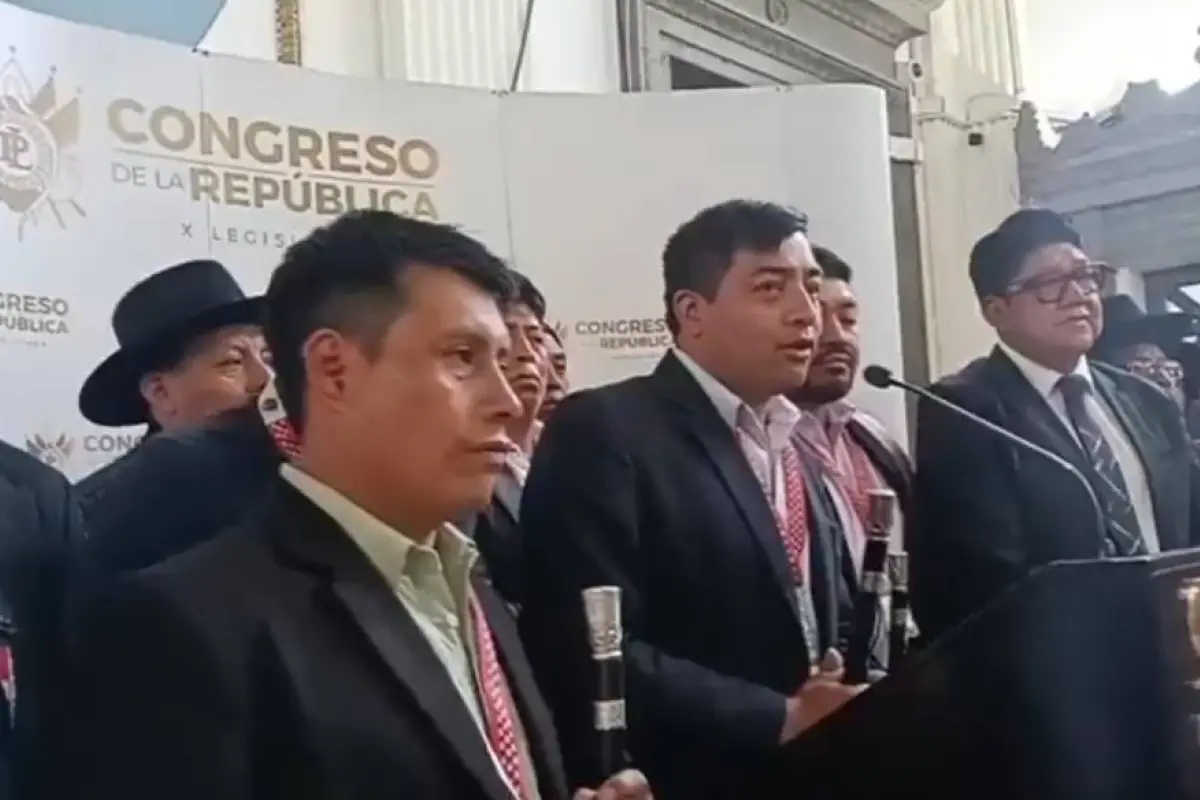 Autoridades de los 48 Cantones de Totonicapán durante una conferencia de prensa en el Congreso el 28 de julio de 2026., archivo: EU