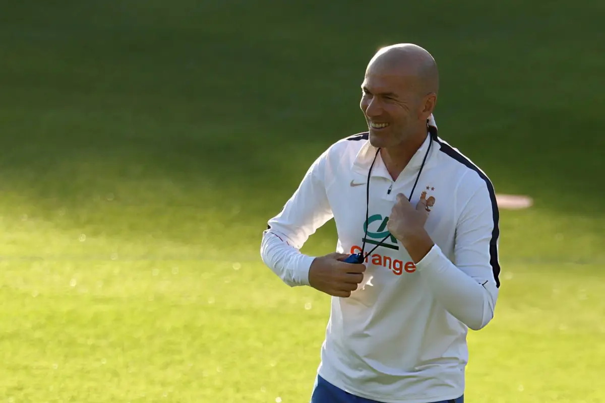 Zinedine Zidane en su primer entreno con la Selección de Francia - Andrés Onrubia