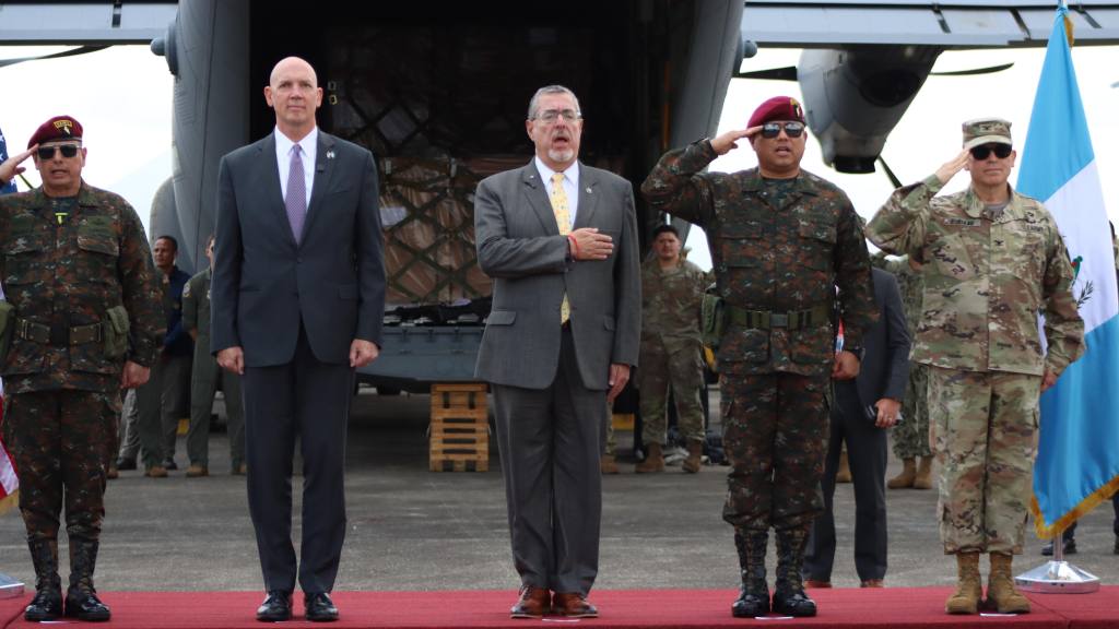 Guatemala recibe armas adquiridas en EE.UU. | Omar Solís/EU