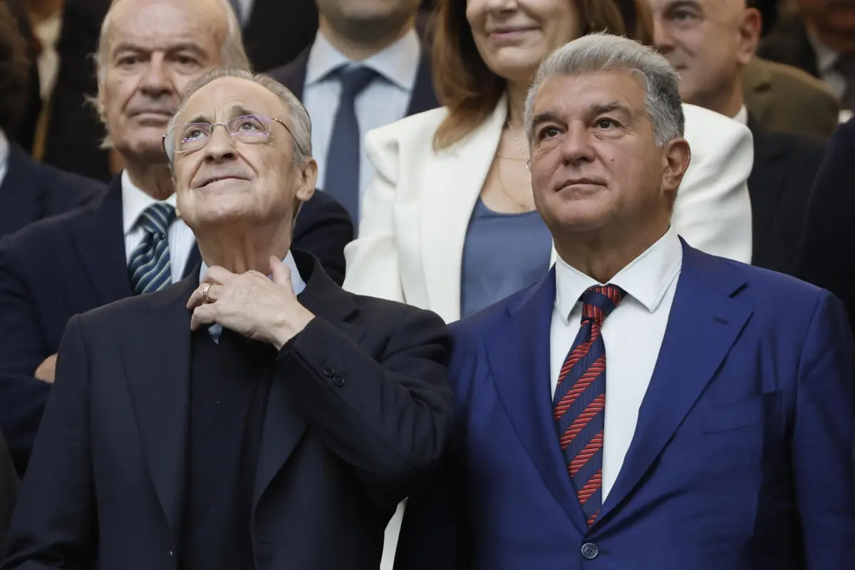 Florentino Pérez y Joan Laporta en el Palco de Honor del Estadio Santiago Bernabéu - EFE