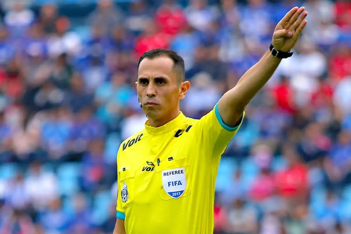 Luis Enrique Santander, árbitro mexicano - Federación Mexicana de Fútbol