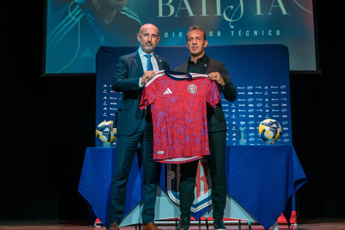 Fernando Batista en su presentación como técnico de Costa Rica en marzo del 2026 - FCRF