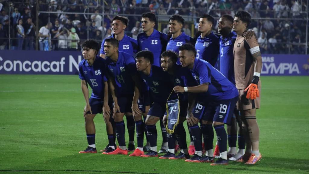 Once de El Salvador ante Guatemala | Alex Meoño