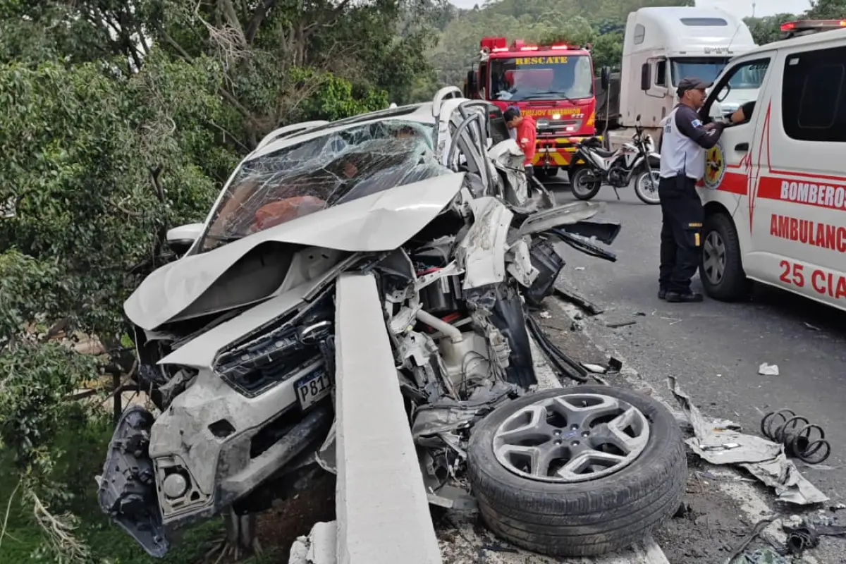 Área donde ocurrió el accidente en el km. 13.5 de la ruta al Pacífico., Bomberos Voluntarios
