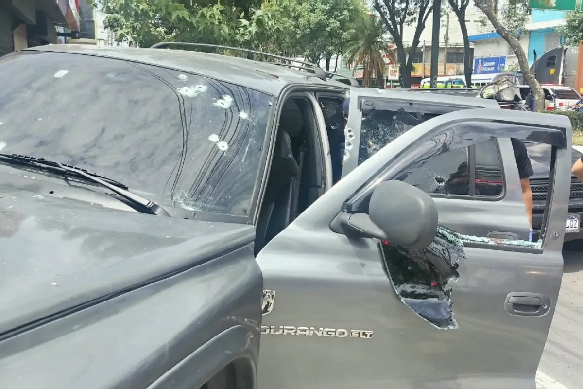 En el área donde ocurrió el ataque armado en la zona 6 fue cerrado el paso mientras se desarrollan las diligencias., Bomberos Voluntarios