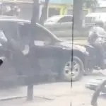 Una camioneta, una lluvia de balas y dos capturados en zona 6. ,Captura de pantalla video de X.