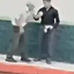 Alcalde condena agresión contra adulto mayor captada por cámara de seguridad en San Lucas ,Captura de pantalla video de Facebook.
