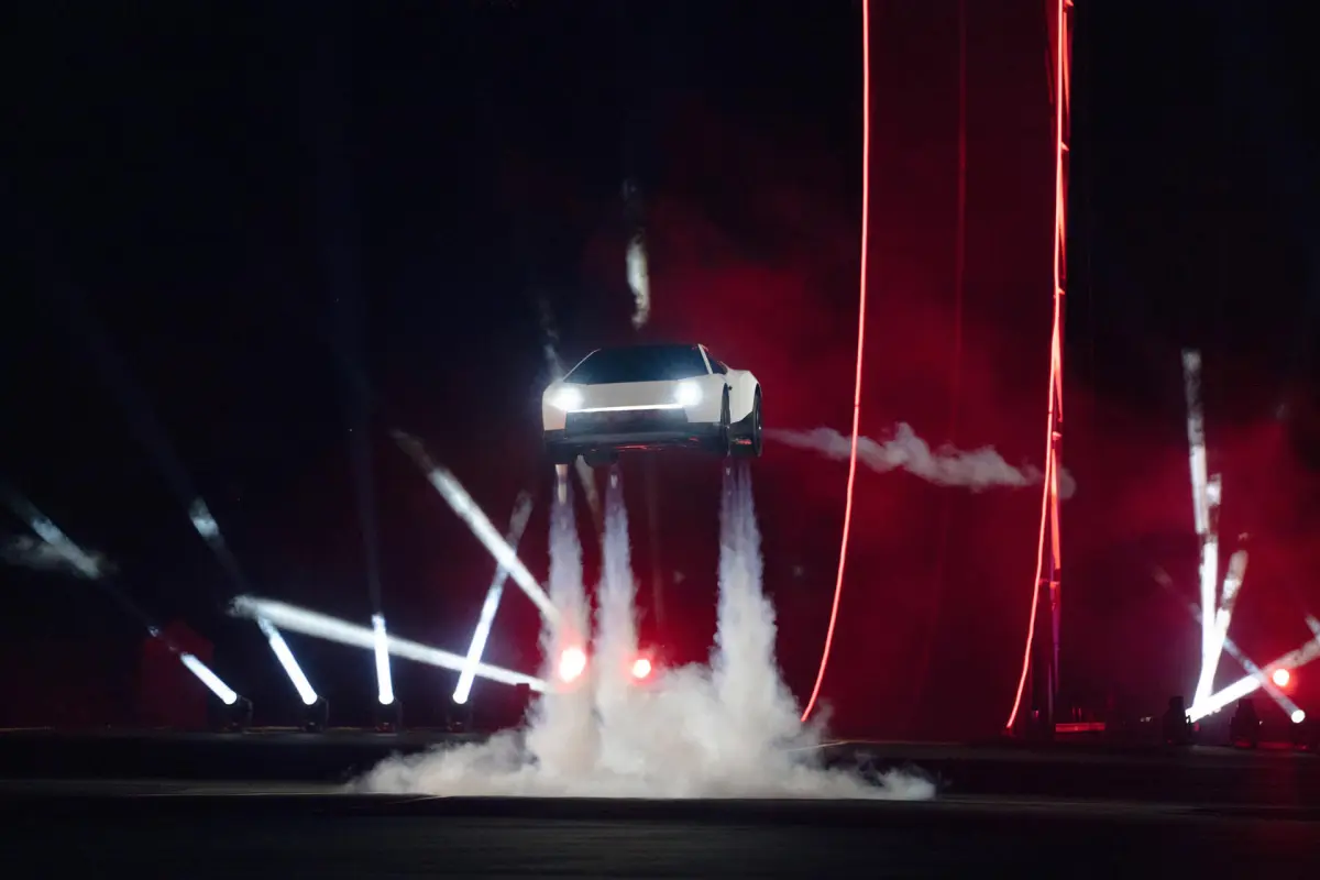 Tesla Roadster, EFE