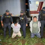PNC rescata a piloto y captura a dos sospechosos por robo de furgón en Escuintlat
