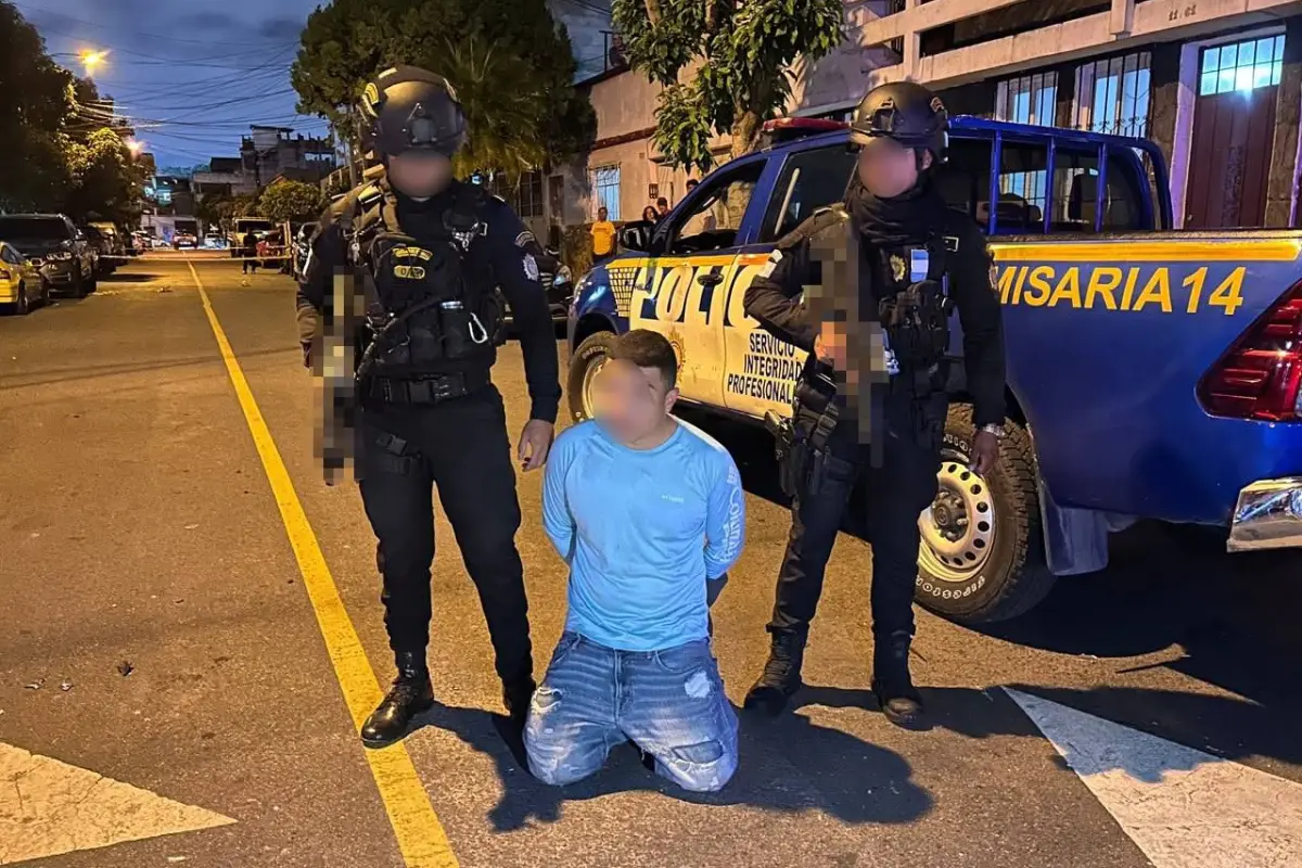 Esteban Jafet Escobar González, presunto roba carros capturado en la zona 11., PNC