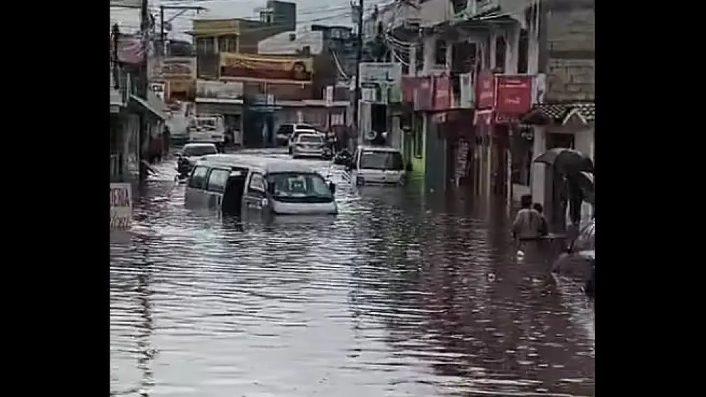 Inundación en Quetzaltenango el viernes, 16 de octubre de 2026. ,PMT de Quetzaltenango