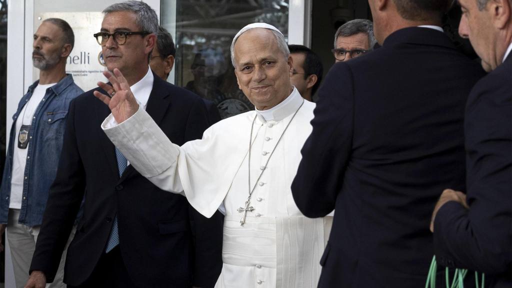 León XIV se convierte en el primer papa en votar en unas elecciones de EE. UU.