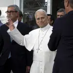 El papa León XIV abadona el hospital Policlínico Gemelli de Roma tras recibir el alta médica , EFE/EPA/MASSIMO PERCOSSI
