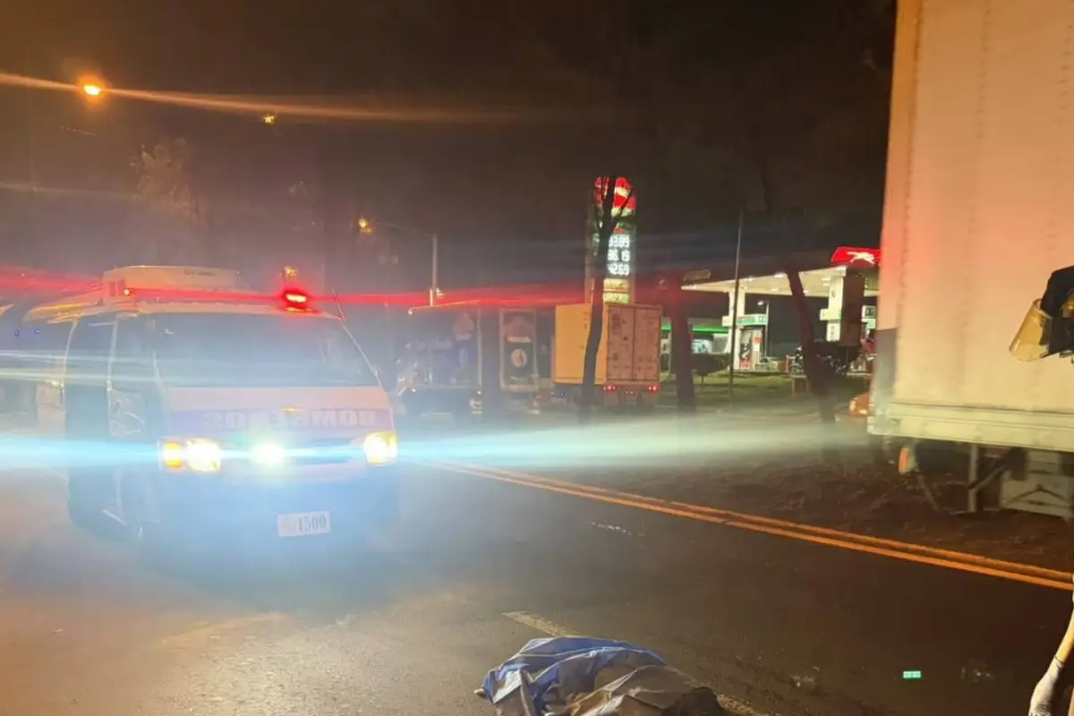 La víctima fue atropellada en la zona 11., Foto Bomberos Voluntarios