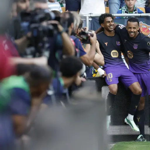 Celebración de Lamine Yamal ante el Real Betis - EFE