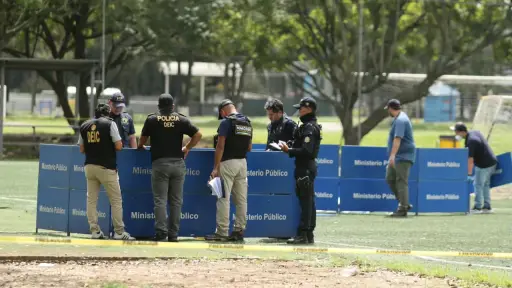 Fiscales procesaron la escena del crimen en el Campo Marte. ,Foto Alex Meoño
