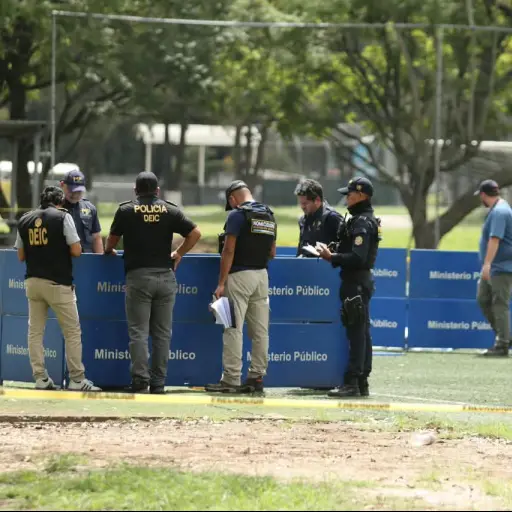 Fiscales procesaron la escena del crimen en el Campo Marte. ,Foto Alex Meoño