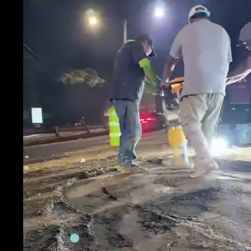 Trabajos en el área del hundimiento en Km. 16 de la ruta Interamericana. ,Municipalidad de Mixco