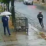 Asaltante armado con un cuchillo resbala durante un intento de robo en Paraguay. ,Captura de pantalla video de X.