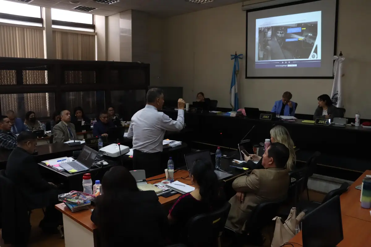 Audiencia en la que el MP solicitó penas de hasta 60 años de prisión contra señalados de cometer ejecuciones extrajudiciales de un guatemalteco y un canadiense en Chimaltenango., Omar Solís/Emisoras Unidas