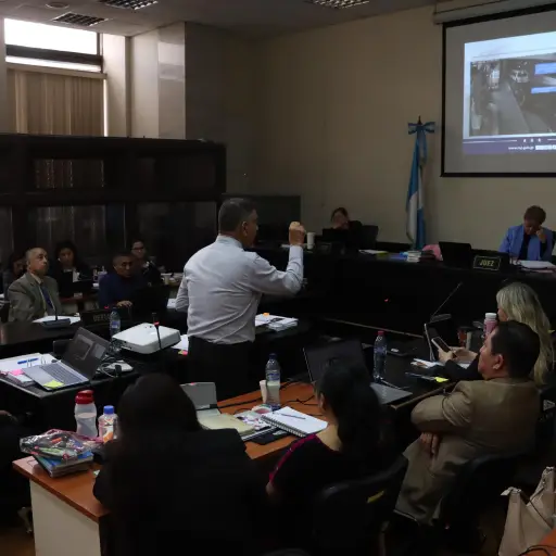 Audiencia en la que el MP solicitó penas de hasta 60 años de prisión contra señalados de cometer ejecuciones extrajudiciales de un guatemalteco y un canadiense en Chimaltenango. ,Omar Solís/Emisoras Unidas