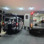 Los heridos tras el accidente de motocicletas en Chimaltenango son ingresados al hospital. ,Bomberos Voluntarios