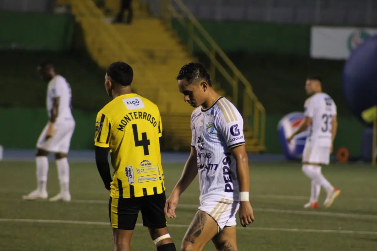 Diego Santis, jugador de Comunicaciones 