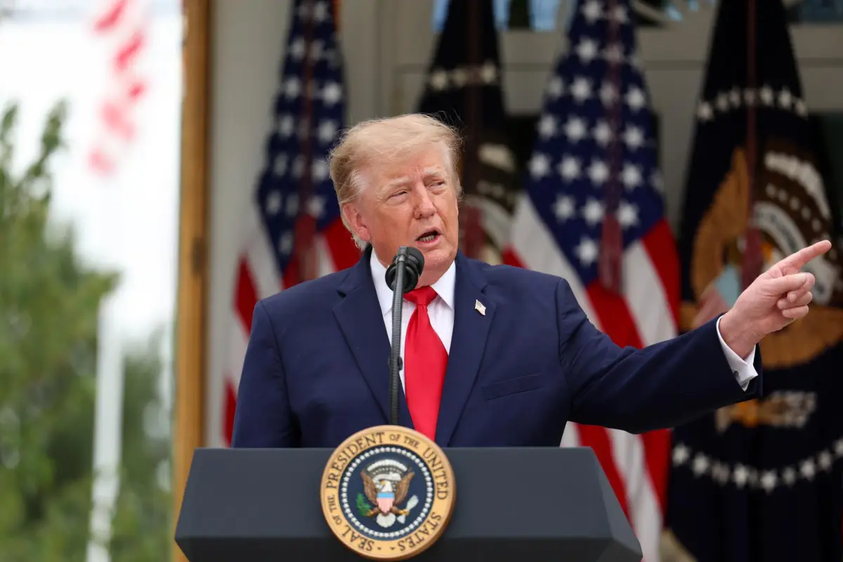 Donald Trump durante un almuerzo en los jardines de la Casa Blanca, EFE