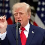 Donald Trump durante un almuerzo en los jardines de la Casa Blanca ,EFE