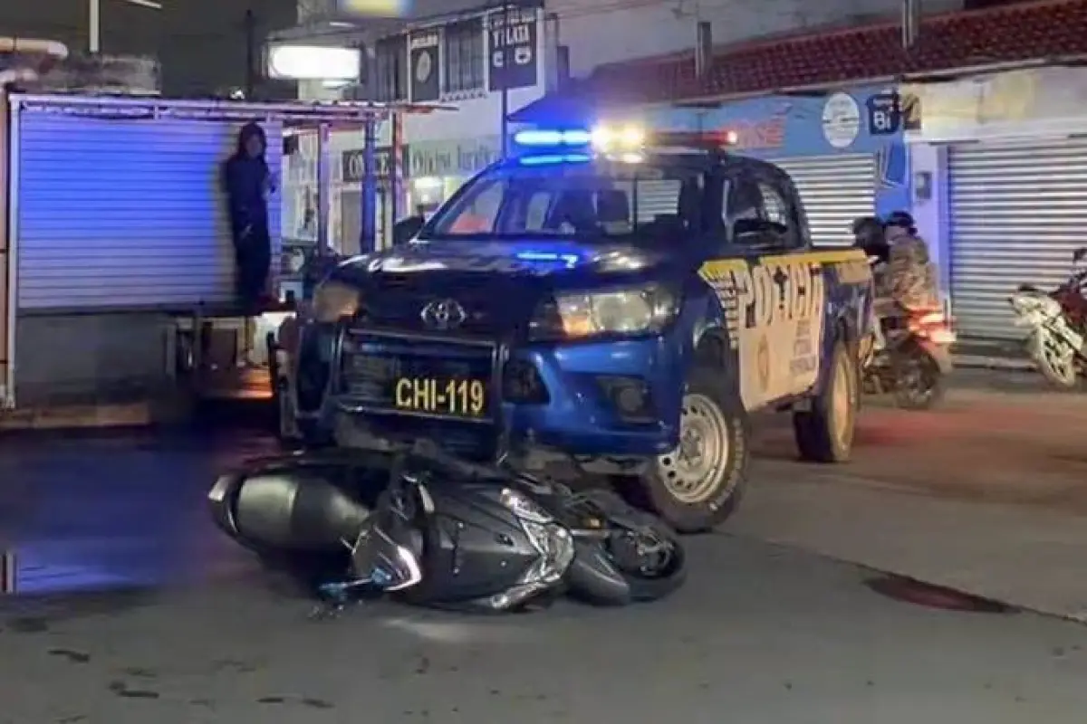 El hecho vial que involucró a agentes de la PNC en Chimaltenango dejó a una persona herida., Medios locales