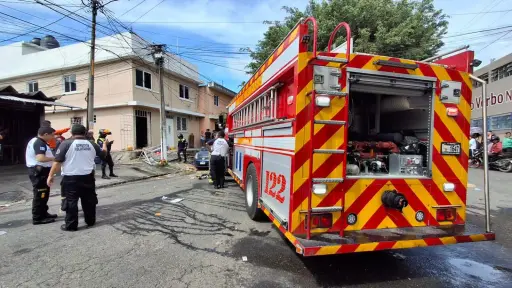 Área donde ocurrió la explosión en una panadería en la zona 5 de Mixco. ,Bomberos Voluntarios