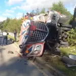 El bus extraurbano cayó de un paso a desnivel de Quetzaltenango. ,Bomberos Voluntarios