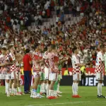 UEFA sanciona a Croacia por conductas racistas de sus aficionados - EFE