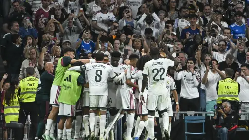 Real Madrid vence al Villarreal en un caótico partido