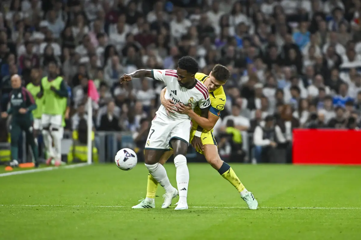 Vinícius en una acción de juego ante Villarreal