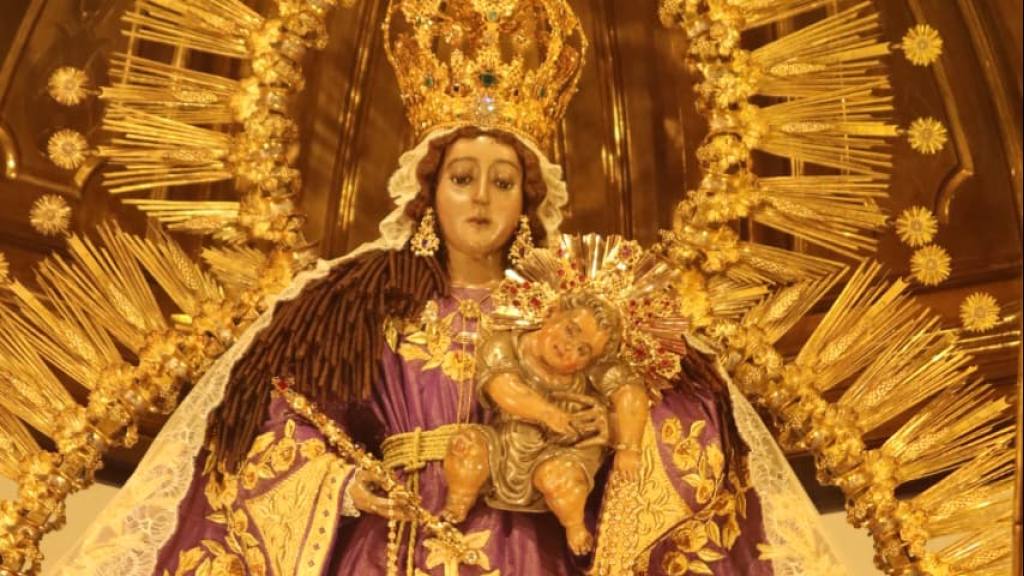 Devotos celebran el mes de la Virgen del Rosario en zona 1 | Alex Meoño