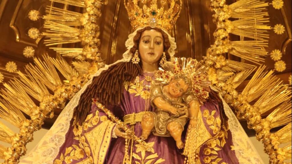 Devotos celebran el mes de la Virgen del Rosario en zona 1 | Alex Meoño