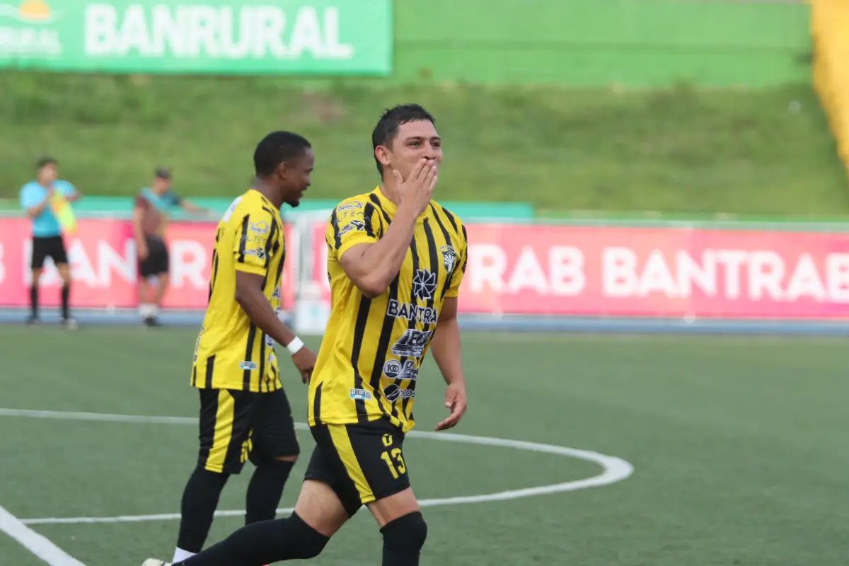 Aurora de la mano de Héctor Morales ganó el partido a Xelajú
