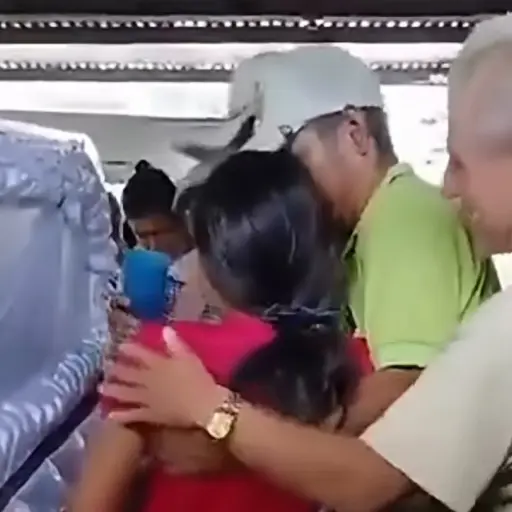 Según los familiares, la joven se había quedado sin signos vitales.  ,Redes sociales.