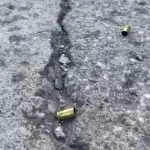 Varios casquillos quedaron cerca del lugar donde ocurrió el ataque armado.  ,Captura de pantalla.