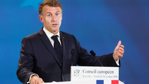Macron culpa a la extrema izquierda de causar los disturbios en Francia