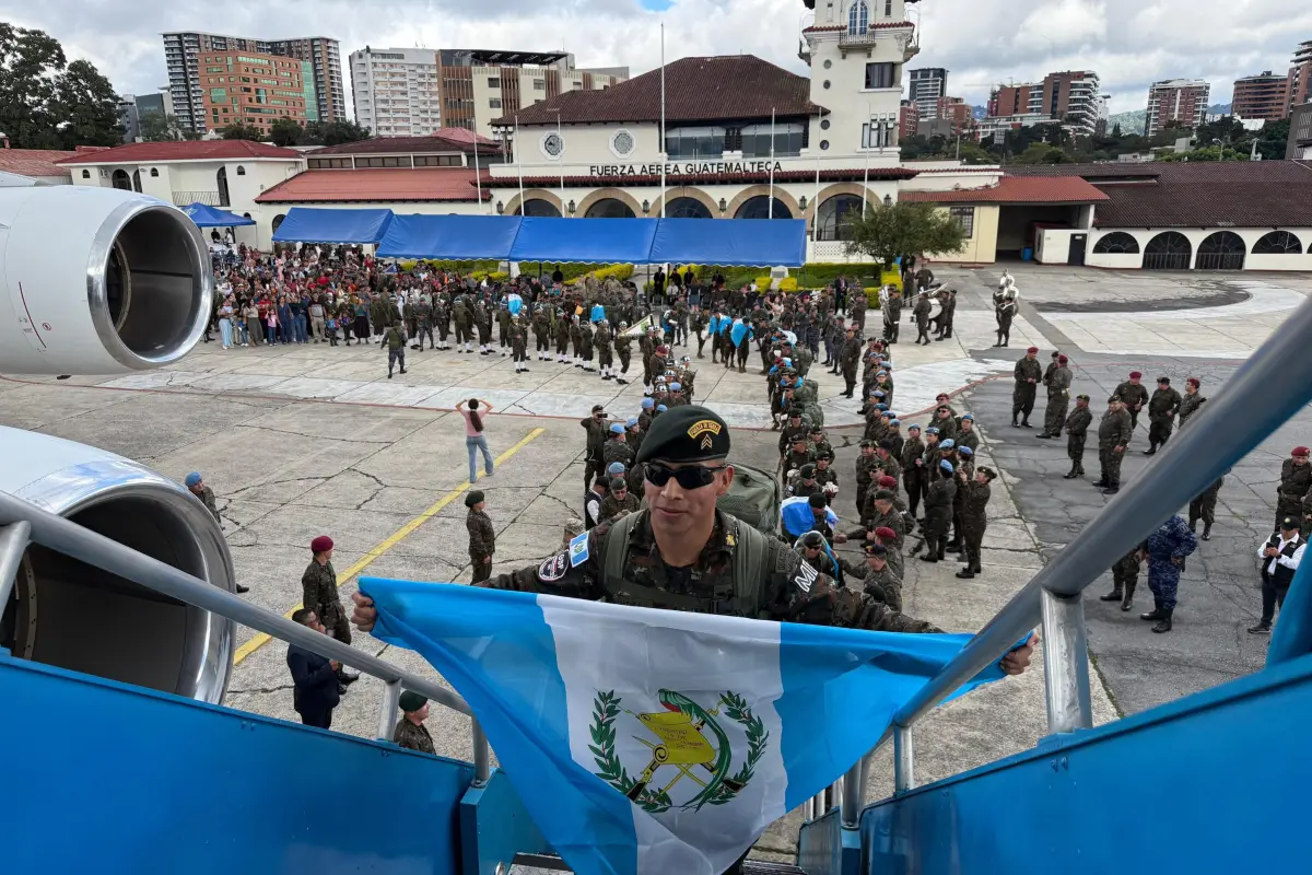 Integrantes del Ejército de Guatemala viajaron a Haití el 18 de octubre de 2026 para sumarse a la Fuerza de Represión de las Bandas (FRB)., Ejército de Guatemala