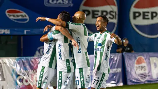 Antigua GFC golea a Xelajú MC y es líder solitario del Apertura 2026