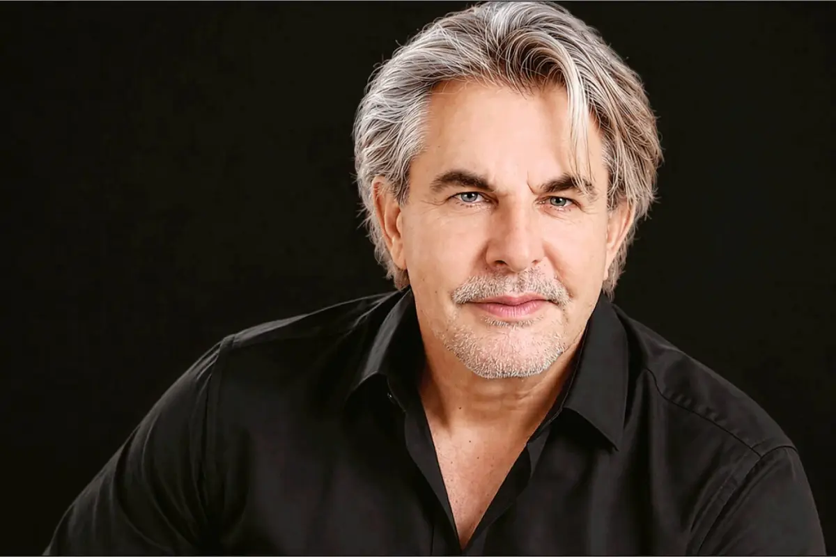 Antonio Escobar, Instagram