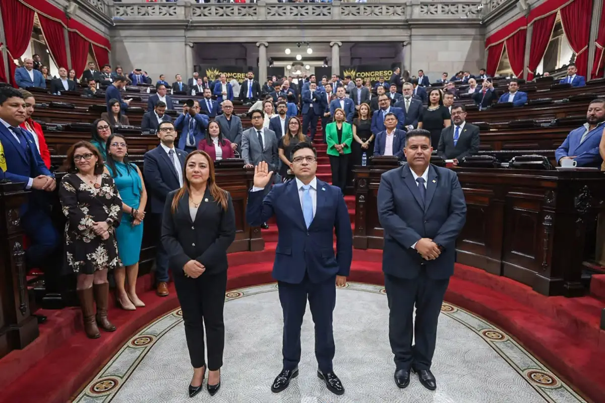 Elfego Odair Castañón González, Foto Congreso