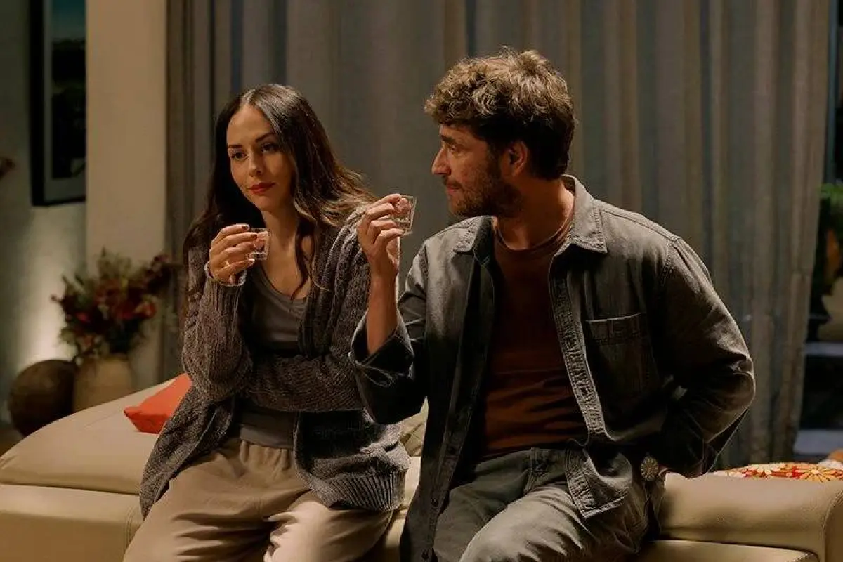 Zuria Vega y Michel Brown, Netflix