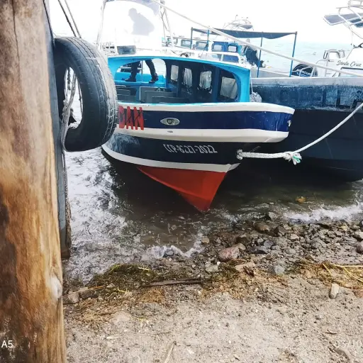Embarcación estuvo a punto de incendiarse en el Lago de Atitlán. ,Ejército de Guatemala.