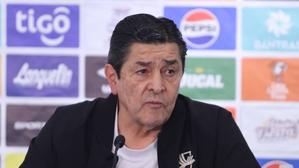 Conferencia de prensa de Luis Fernando Tena | Alex Meoño 